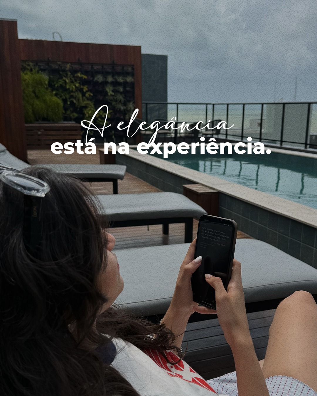 Área externa com piscina